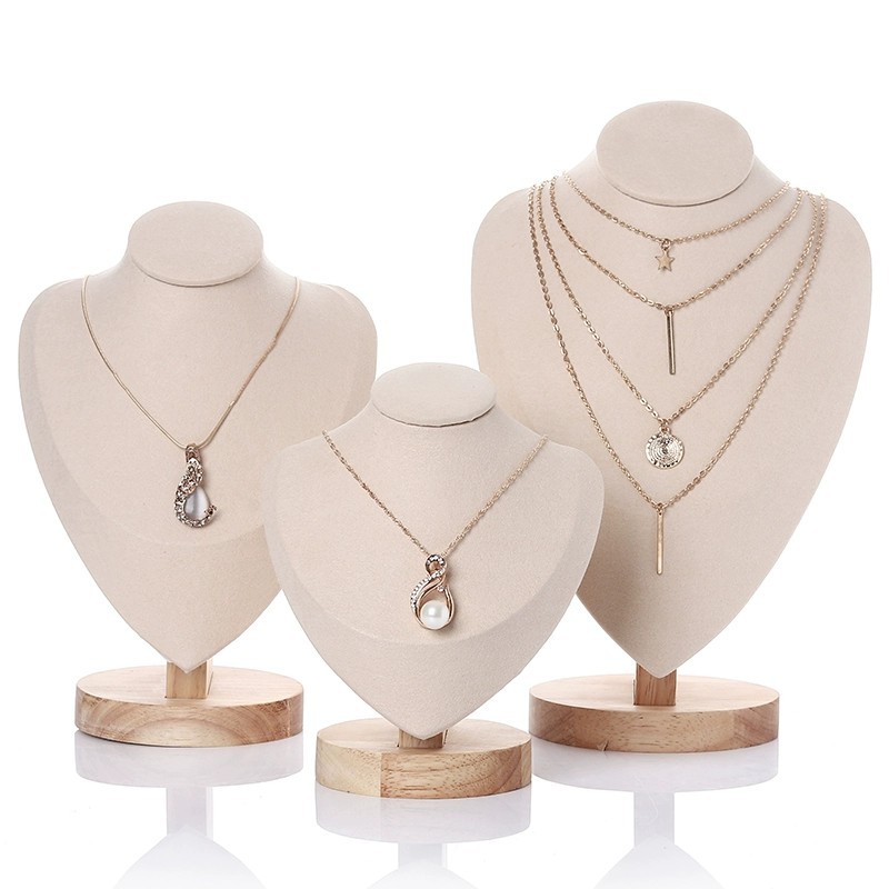Бархатное портретное ожерелье, – обзор и цена Body Jewelry Display Ideas